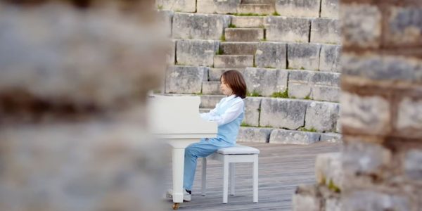 Αλβανία: Ο Στέλιος Κερασίδης αναζητά την ελληνικότητα στην περιοχή