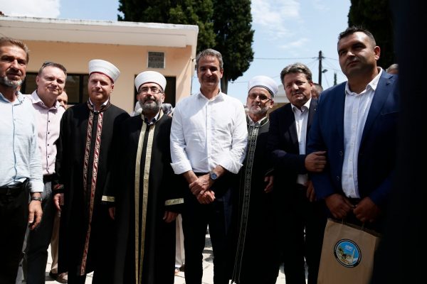 Μητσοτάκης: Συνάντηση με εκπροσώπους της μουσουλμανικής μειονότητας στην Κομοτηνή