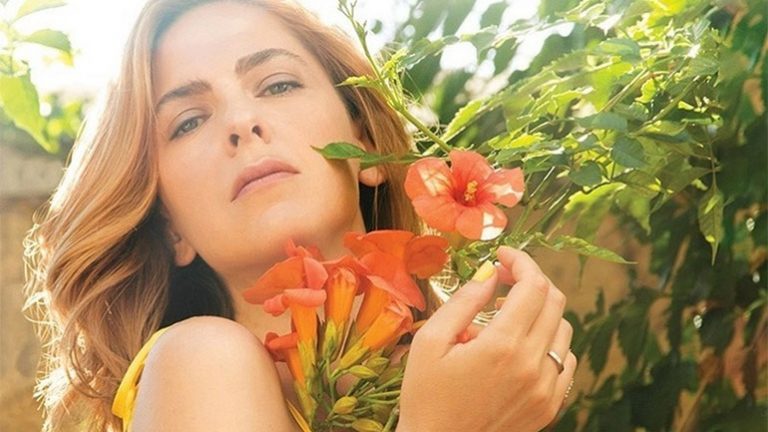 Η Ρένα Μόρφη σε μια μοναδική συναυλία στο Βεάκειο Θέατρο Πειραιά