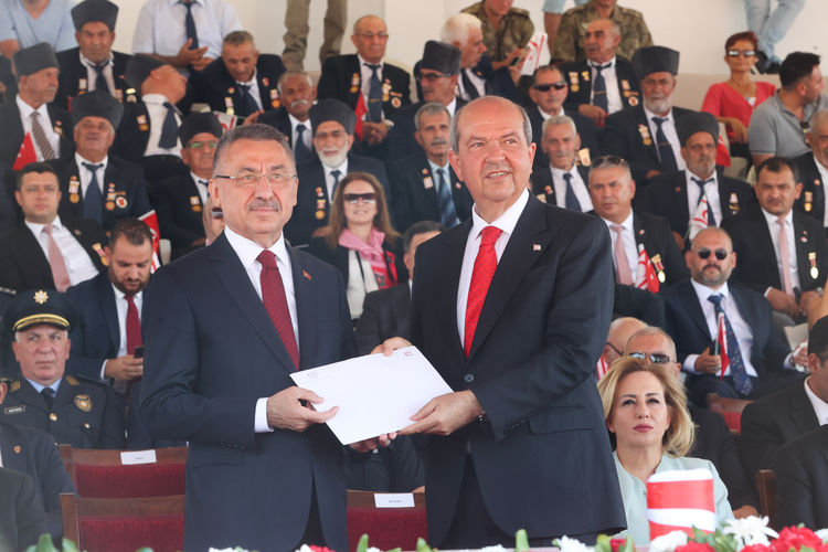 Κύπρος: Με στρατιωτική παρέλαση και τουρκικά F-16 γιόρτασαν την εισβολή στα κατεχόμενα