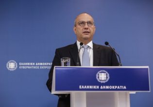 Οικονόμου για φωτιές: Δεν θριαμβολογούμε, έχουμε ένα δύσκολο καλοκαίρι