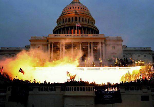 ΗΠΑ: Τρομοκράτες made in USA, αλλά μόνο… εκτός αμερικανικών συνόρων