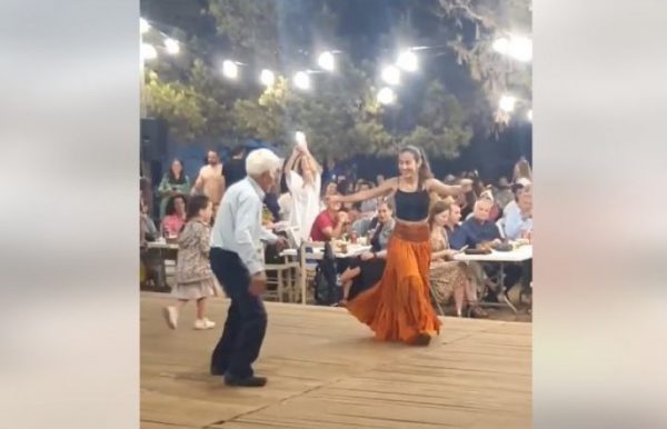 Γιώργος Κωβαίος: Ο χορευταράς παππούς από τη Σχοινούσα μιλάει στο MEGA