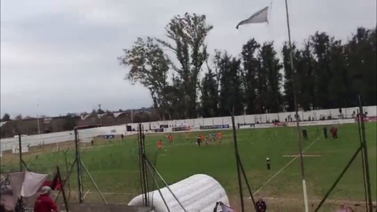 Σκηνικό τρόμου στην Αργεντινή: Πυροβολισμοί σε ποδοσφαιρικό αγώνα, σε κρίσιμη κατάσταση ένας 18χρονος (vid)