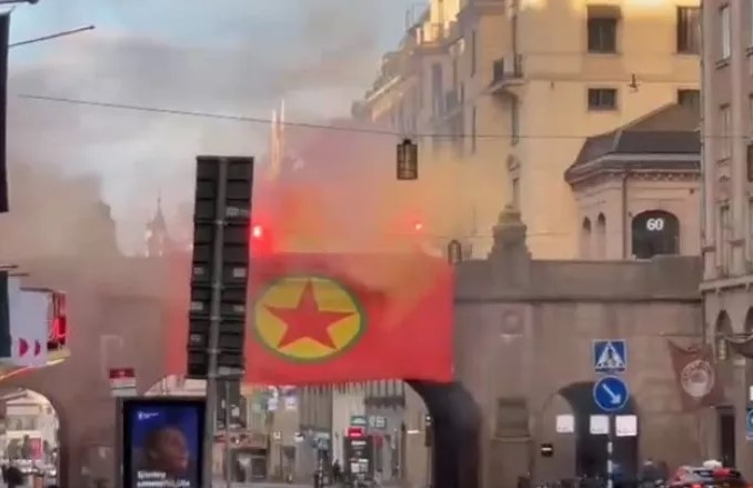 Σουηδία: Σάλος με βουλευτές που φωτογραφήθηκαν με σημαία του PKK