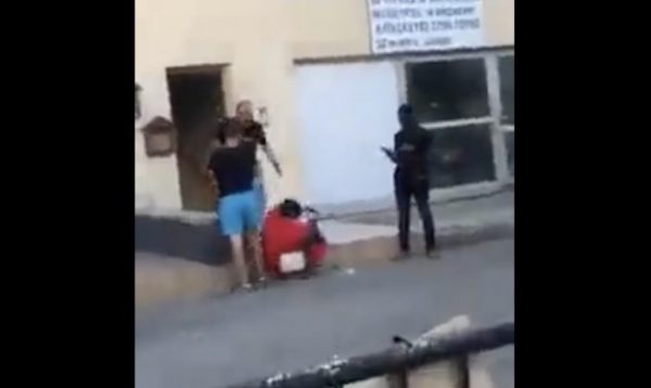 Λάρνακα: Συνελήφθη ο άντρας που ξυλοκόπησε μετανάστρια με το παιδί της