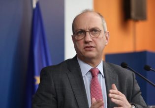 Πόλεμος Τσίπρα – Οικονόμου για το κράτος