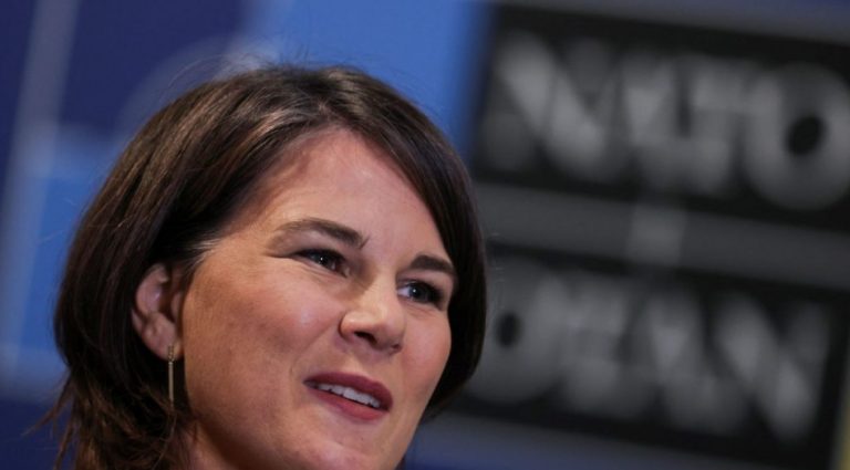 Αναλένα Μπέρμποκ: Η Γερμανίδα υπουργός Εξωτερικών θα συνομιλήσει σήμερα με τον Κυριάκο Μητσοτάκη και τον Νίκο Δένδια