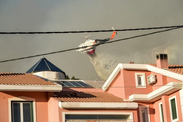 Πυρκαγιά στην Πεντέλη: Δείτε live την ενημέρωση