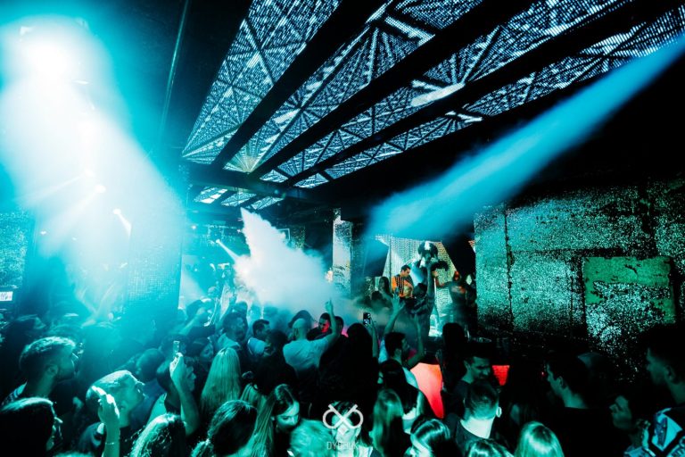 Γκάζι: Τέλος η μουσική μέχρι το πρωί – Τι είπε ο Μπακογιάννης