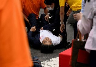 Σίνζο Αμπε: Ο Χιντέο Κοτζίμα απειλεί με μηνύσεις για τα fake news που τον παρουσίαζαν ως δολοφόνο