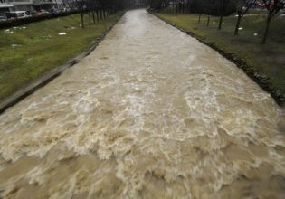 Λάρισα: Γιατροί επανέφεραν στη ζωή 48χρονη που έπεσε στον Πηνειό και ανασύρθηκε χωρίς σφυγμό