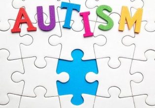 Η συγκινητική μαρτυρία μητέρας: «Το να είσαι αυτιστικός στην Ελλάδα είναι όμοιο με το να έχεις λέπρα»