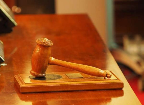 Πειθαρχική έρευνα κατά δικηγόρων για τις «τηλεδίκες» των τελευταίων δύο ετών