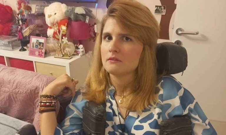 Δύναμη ψυχής από τη μητέρα της Μυρτούς δέκα χρόνια μετά την επίθεση