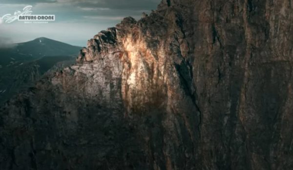 Οφθαλμαπάτη ή άγνωστη γιγάντια υπερκατασκευή; – Το πρόσωπο του Δία στην κορυφή του Ολύμπου