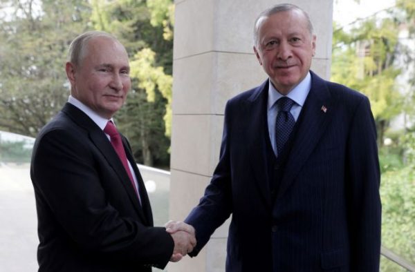 Bloomberg: Η Ρωσία στέλνει δισεκατομμύρια δολάρια στην Τουρκία για το πυρηνικό εργοστάσιο