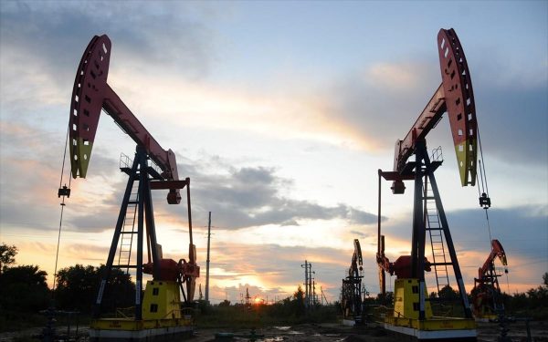 Politico: Η Ευρώπη στρέφεται σε «ματωμένο πετρέλαιο»