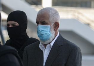 Πέτρος Φιλιππίδης: Εξιτήριο για τον ηθοποιό – Εικόνες από την επιστροφή του στο σπίτι