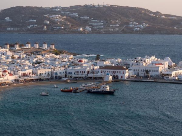 Κοροναϊός: Έκρηξη θετικότητας σε νησιά – Ποιες περιοχές «βράζουν»