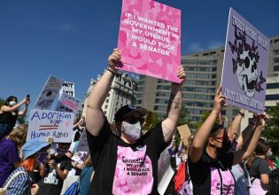 Απόφαση για τις αμβλώσεις: Σώματα που δεν μας ανήκουν