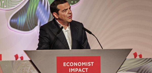 Τσίπρας στο Economist: «Η κυβέρνηση επενδύει στο λαϊκισμό, το διχασμό και την υπονόμευση των θεσμών»