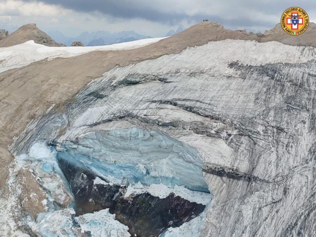 Ιταλία: Κατέρρευσε κομμάτι πάγου στις Άλπεις – Πέντε νεκροί μέχρι στιγμής