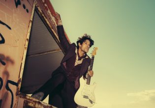 «Ο τυχαίος θάνατος ενός αναρχικού» επιστρέφει στο Θέατρο Γκλόρια μετά την τεράστια επιτυχία