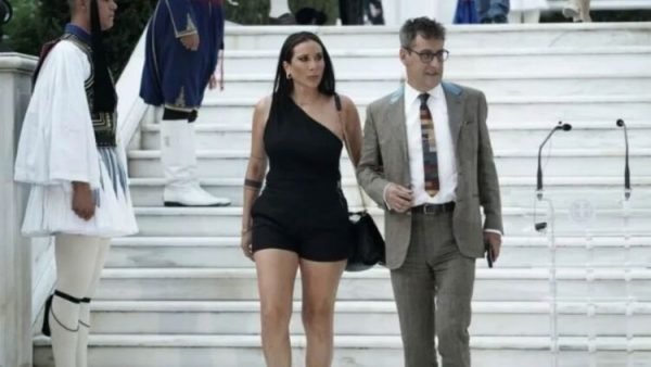 Ορέστης Ανδρεαδάκης: Σεξιστική η επίθεση στη σκηνοθέτη για το σορτς