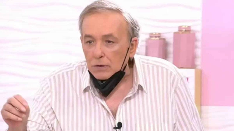 Ανδρέας Μικρούτσικος: Με μάσκα κοροναϊού επέστρεψε στην τηλεόραση - Το «ντου» on air
