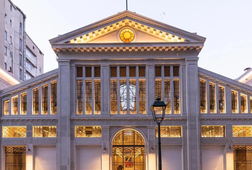 Νέες εικόνες από την ανακαινισμένη Αγορά Μοδιάνο στη Θεσσαλονίκη