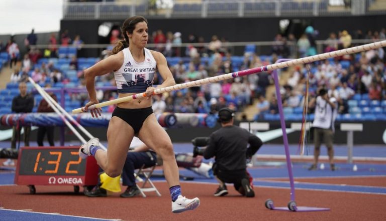 Φωτιά: Εφιάλτης για την Κατερίνα Στεφανίδη – Καίγεται το σπίτι της στην Παλλήνη