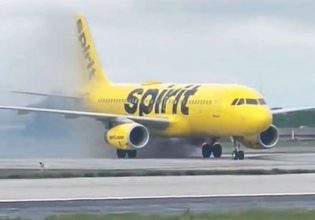 ΗΠΑ: Αεροσκάφος πήρε φωτιά κατά την προσγείωσή του στην Ατλάντα