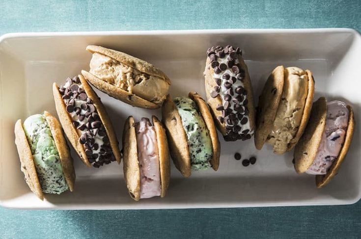 Πανεύκολο παγωτό σάντουιτς με 3 υλικά και μπισκότα