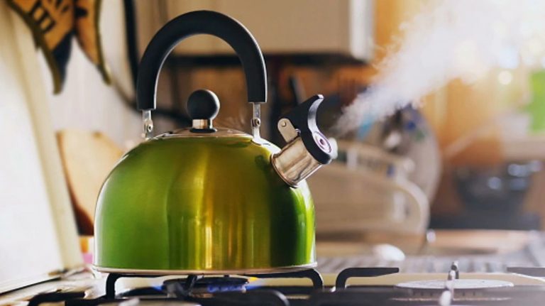 Βολιβία: Είπε το όνομα άλλης γυναίκας στον ύπνο του και η σύζυγος του, του έριξε βραστό νερό στα γεννητικά όργανα