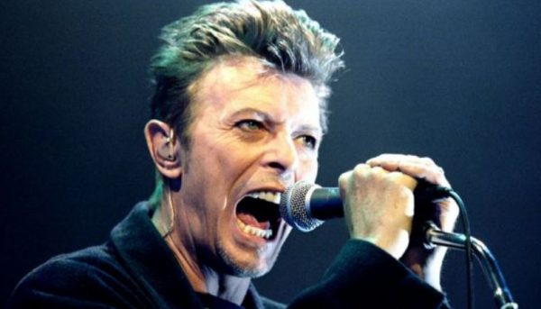 Φωτογραφία από τη σύλληψη του Ντέιβιντ Μπάουι σε δημοπρασία