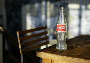 Coca Cola: Η μεγαλύτερη γκάφα στην ιστορία του μάρκετινγκ παγκοσμίως – Κινδύνεψε να χάσει τα πάντα