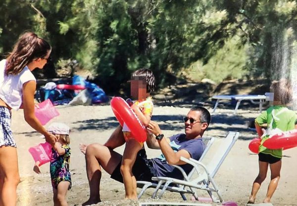 Σωτήρης Κοντιζάς: Οικογενειακές στιγμές χαλάρωσης στη Σχοινούσα