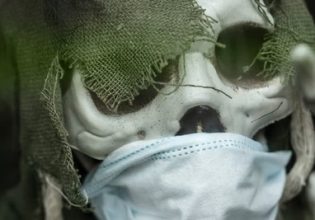 Κοροναϊός: Γιατί αργεί τόσο ένα νέο εμβόλιο που να μας καλύπτει από όλες τις παραλλαγές της Covid-19;