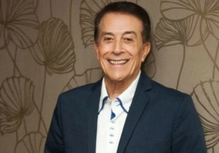 Φίλος του Δάκη αποκαλύπτει: «Ο Σάκης Ρουβάς έμενε στο σπίτι του και όταν έγινε γνωστός, εξαφανίστηκε»