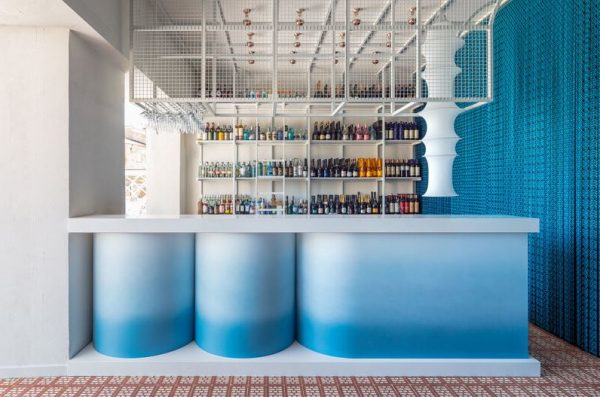 Θρυλικό μπαρ της Ιταλίας άνοιξε τις πύλες του στην μεσογειακή ακτή