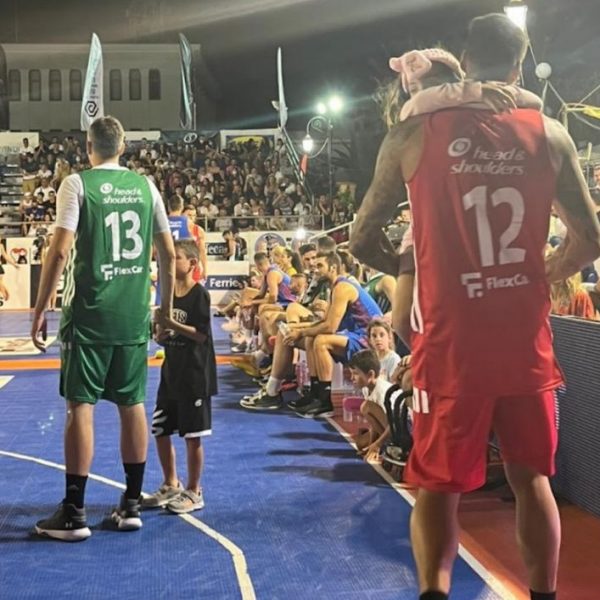 Η τρομερή φωτογραφία του Πρίντεζη και του Διαμαντίδη με τα παιδιά τους