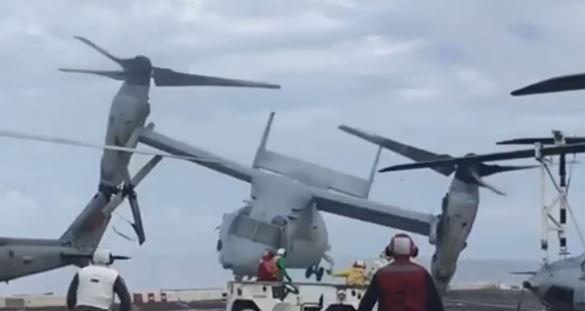 ΗΠΑ: Στο φως συγκλονιστικό βίντεο από τη συντριβή στρατιωτικού ελικοπτέρου σε αεροπλανοφόρο