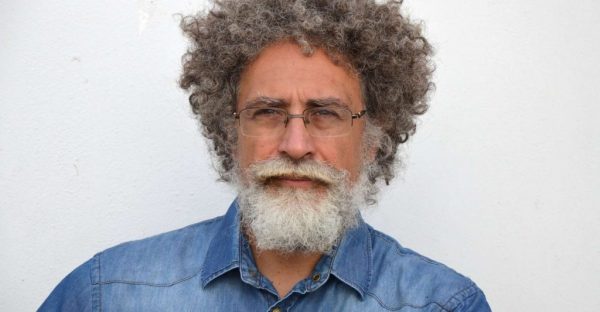 Ιωάννης Στρατάκης: Ποιος είναι ο μεγάλος βιολιστής που έγινε viral