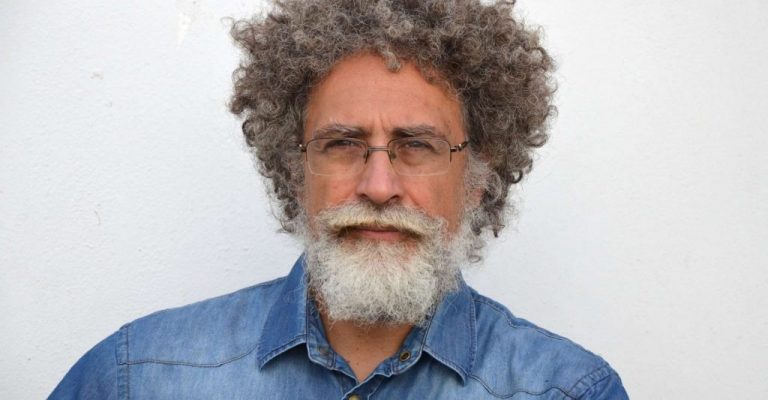 Ιωάννης Στρατάκης: Ποιος είναι ο μεγάλος βιολιστής που έγινε viral