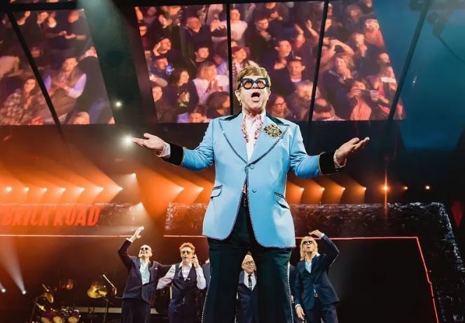 Έλτον Τζον: Ανακοίνωσε με βίντεο την μεγάλη επιστροφή του