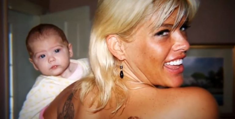 Η κόρη της Άννα Νικόλ Σμιθ διασκεδάζει με τον μπαμπά της στη συναυλία της Τζάνετ Τζάκσον -είναι πλέον 15 ετών