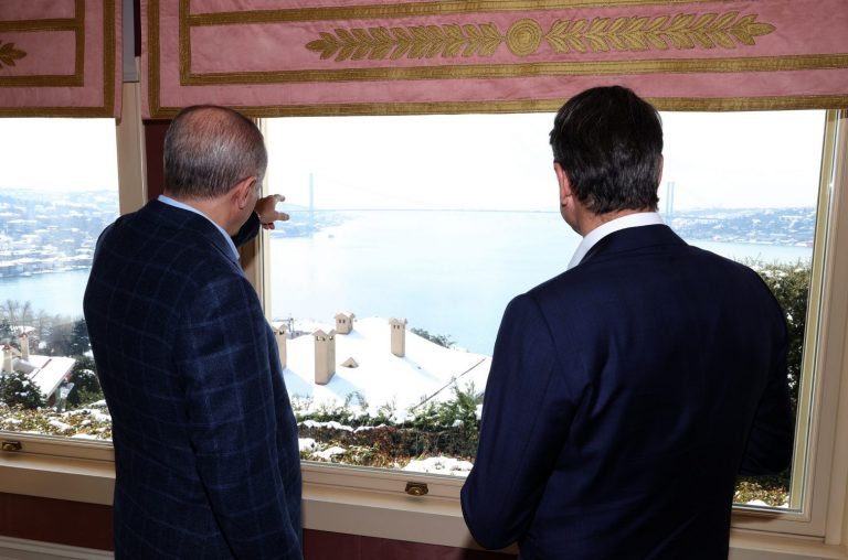 Οι «χάρτες της οργής» Ελλάδας – Τουρκίας και ο κίνδυνος για ένα «τυχαίο γεγονός» που θα οδηγήσει σε έκρηξη