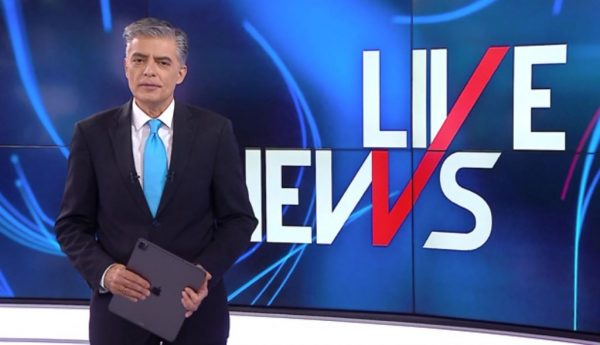 Αυλαία για το Live News – Πώς αποχαιρέτησε τους τηλεθεατές ο Νίκος Ευαγγελάτος