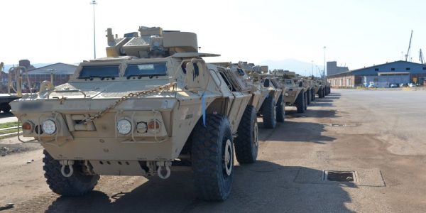 Αλεξανδρούπολη: Εφτασαν 51 τεθωρακισμένα Μ117 των ΗΠΑ – Θα θωρακίσουν μονάδες του Εβρου